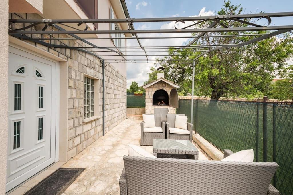 Holiday Home Goranka Zmijavci Exterior photo