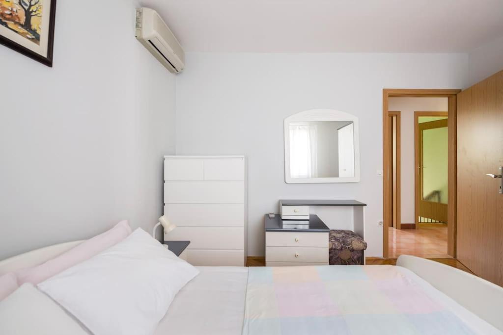Holiday Home Goranka Zmijavci Exterior photo